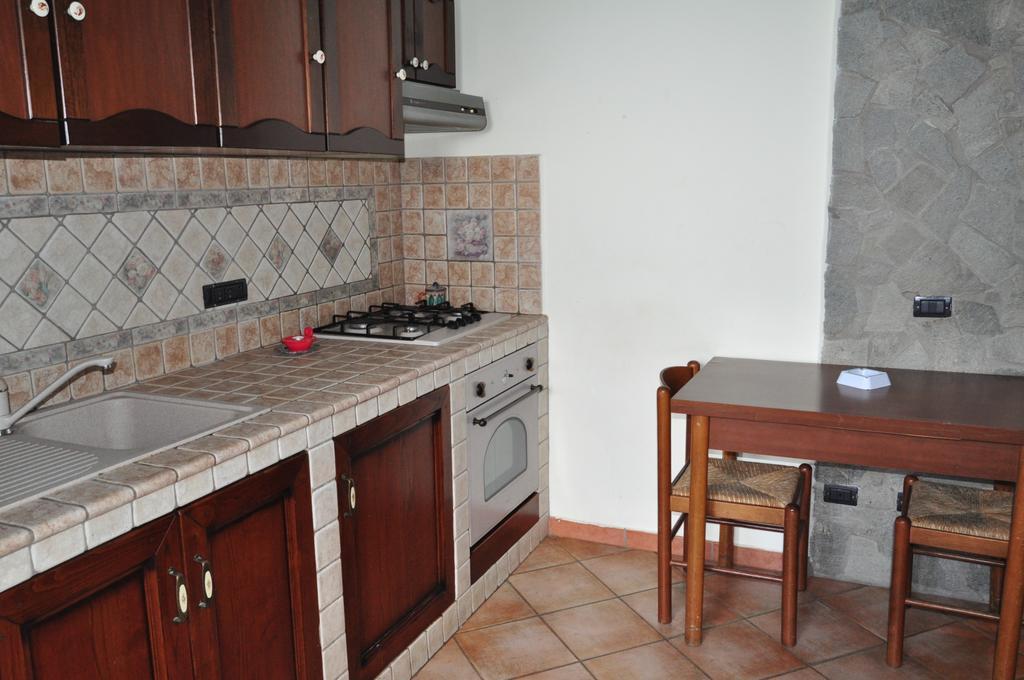 Sul Mare Apartment Чефалу Стая снимка